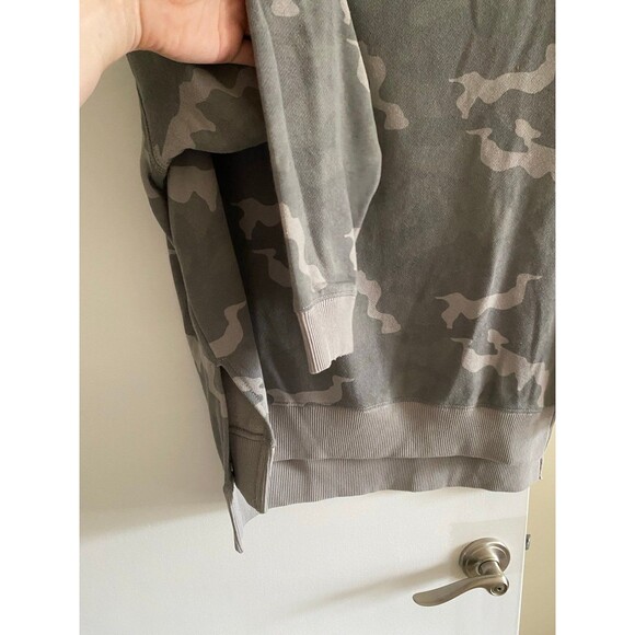 American Eagle AE Fleece Crew Neck Sweatshirt Small Gray Green Camo NWT - Picture 6 of 12